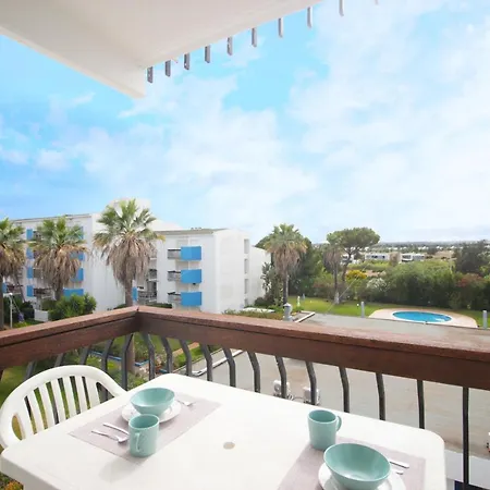 G&b - Pool, Beach & Golf
